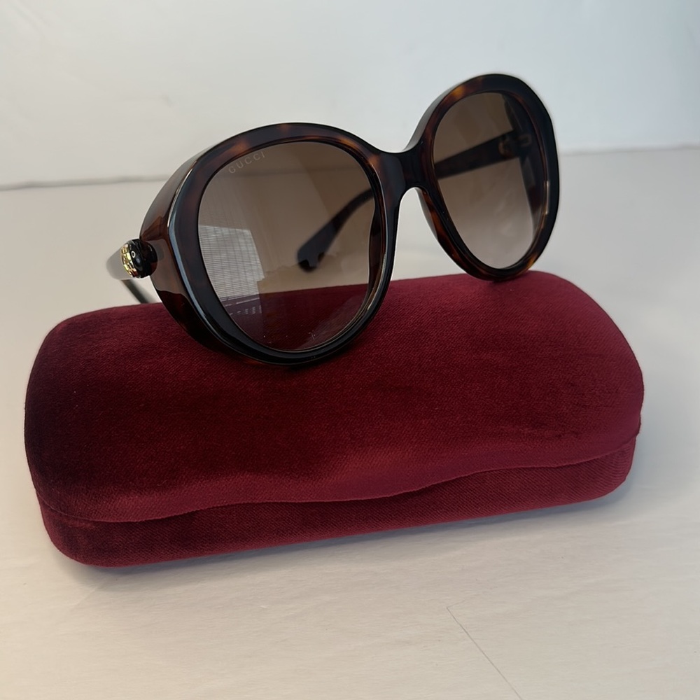 GUCCI Brown Gradient Oval Sunglasses
GG0368S 002 55